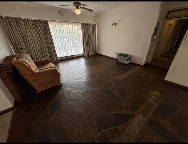 5 BEDROOM HOUSE FOR SALE IN BIRCHLEIGH